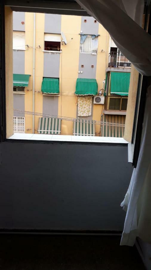 Room In Apartment Alicante Exterior photo